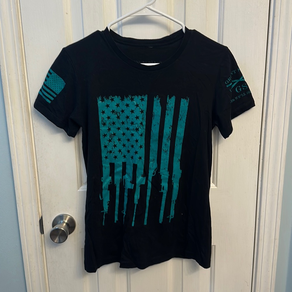 Grunt style women’s t size M